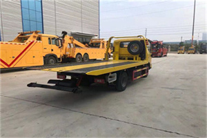 巴东非事故拖车