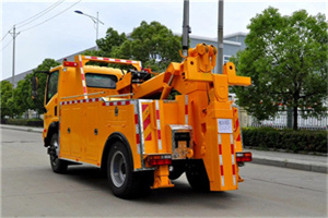 巴东高速路拖车费